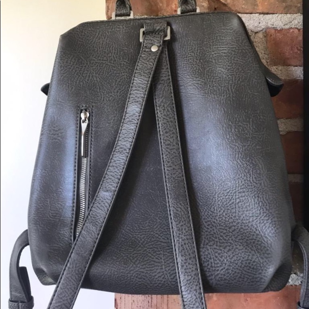 Matt & Nat Backpack - Picture 7 of 8